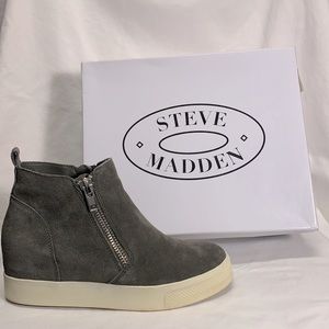 Women’s Steve Madden “Wedgie” booties/Size 9/Color-grey